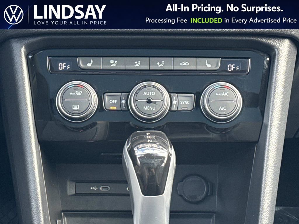 Used 2024 Volkswagen Taos SE AWD/4WD image 16
