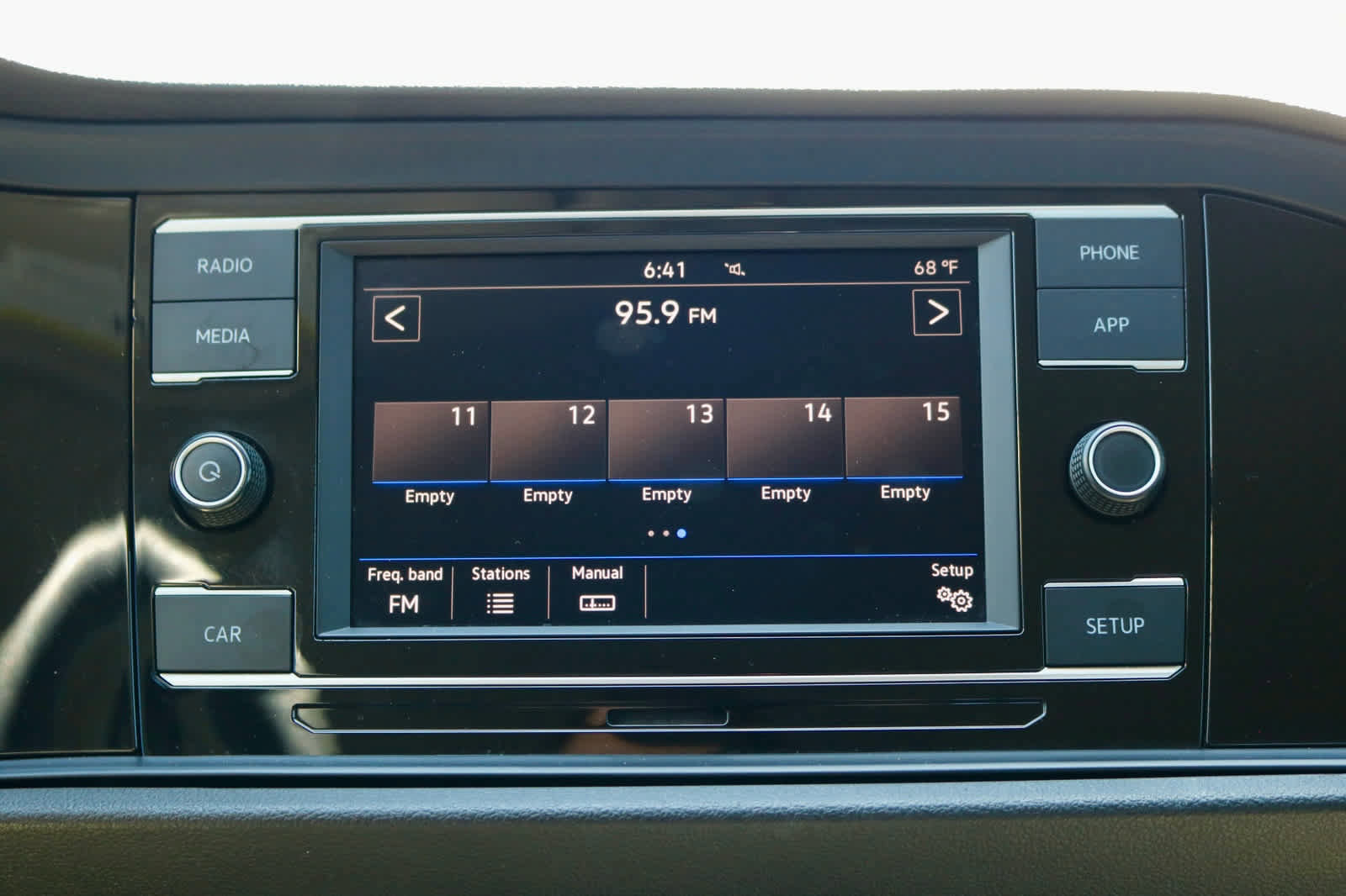 Used 2019 Volkswagen Jetta S w/ Driver Assistance Package FWD image 14