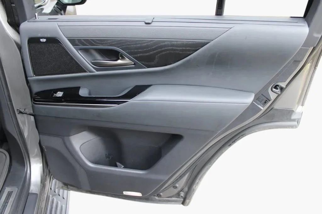 Used 2023 Lexus LX 600 4WD w/ Appearance Package image 20