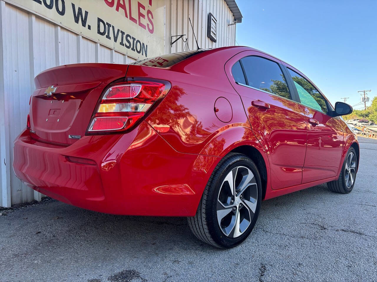 Used 2020 Chevrolet Sonic Premier FWD image 2