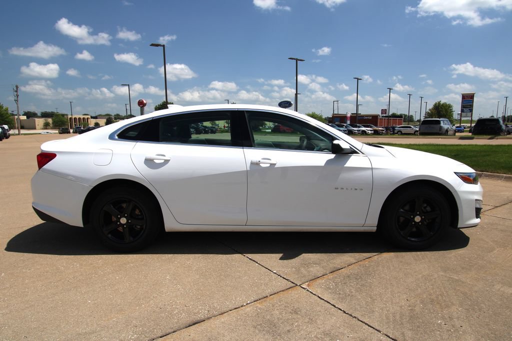 Used 2024 Chevrolet Malibu LT FWD image 4