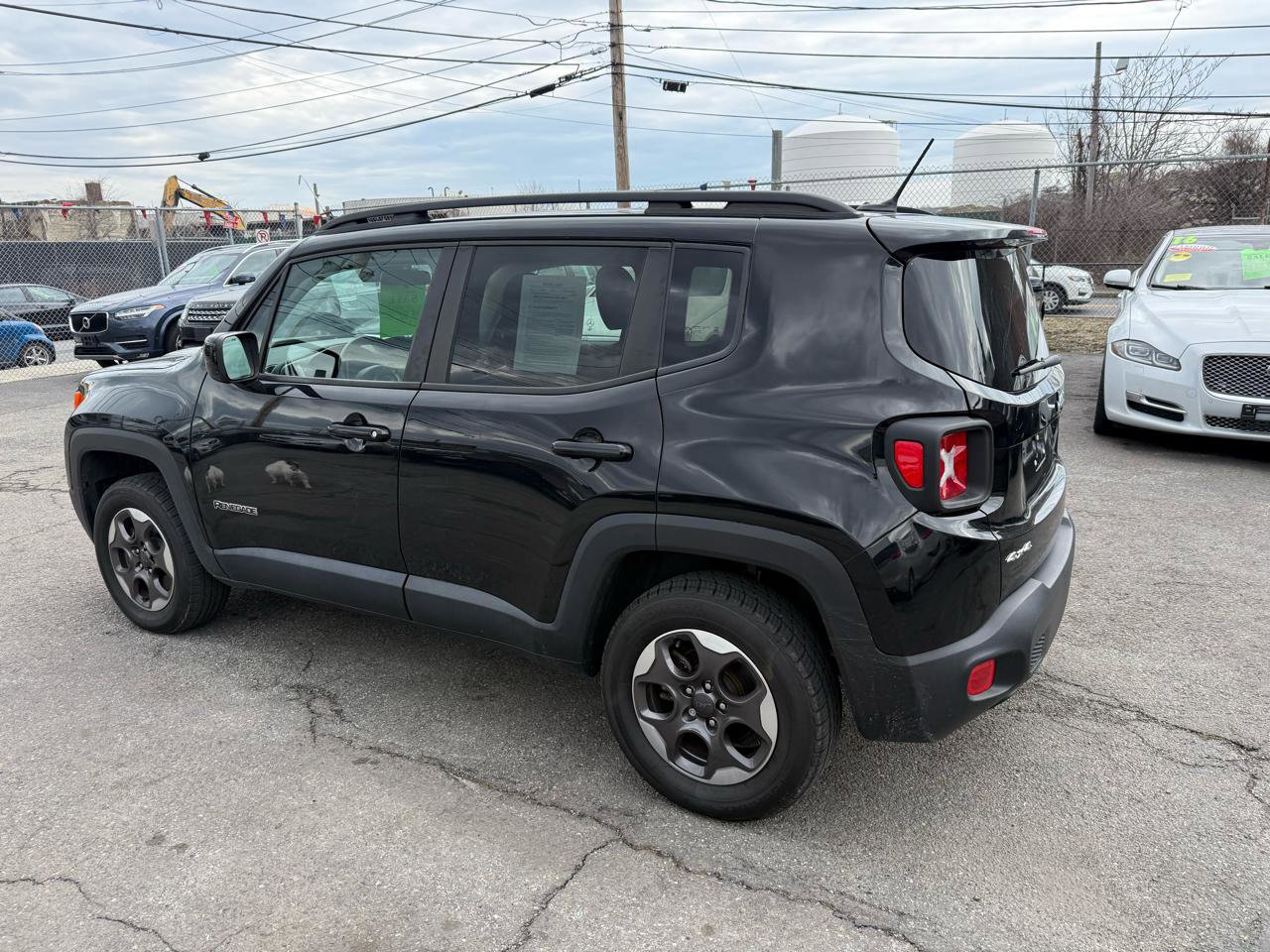 Used 2016 Jeep Renegade Latitude w/ Cold Weather Group image 6