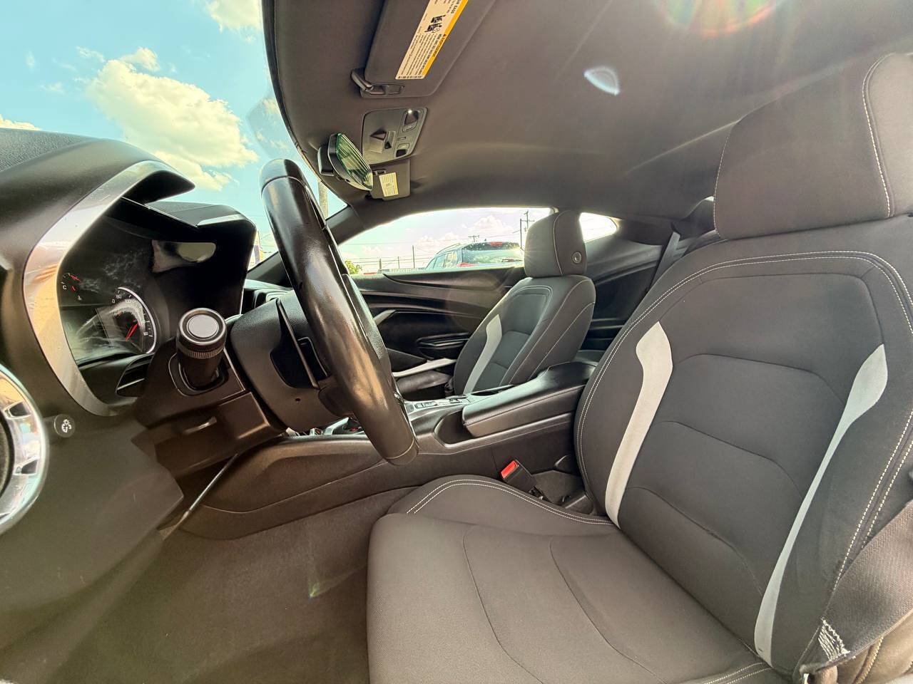 Used 2016 Chevrolet Camaro LT RWD image 11