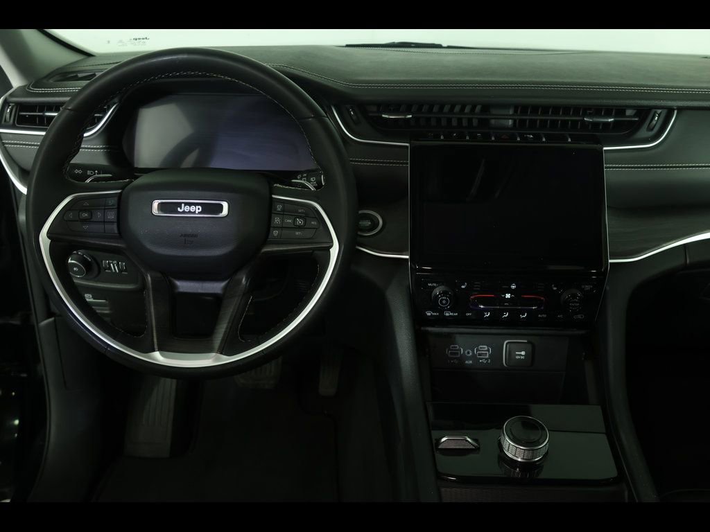 Used 2023 Jeep Grand Cherokee Limited w/ Black Appearance Package image 14