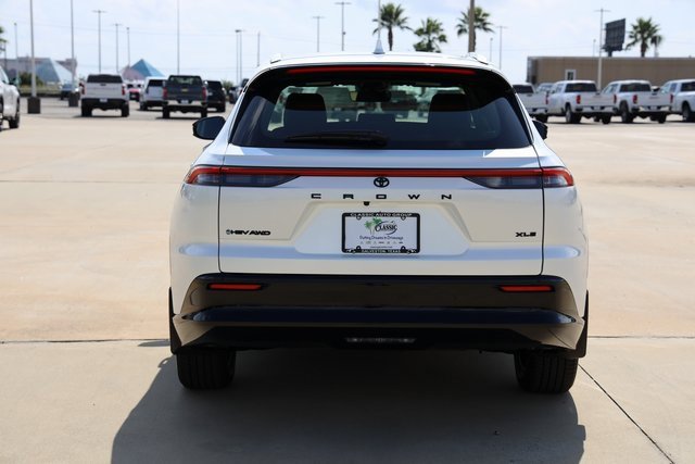 New 2025 Toyota Crown Signia image 7