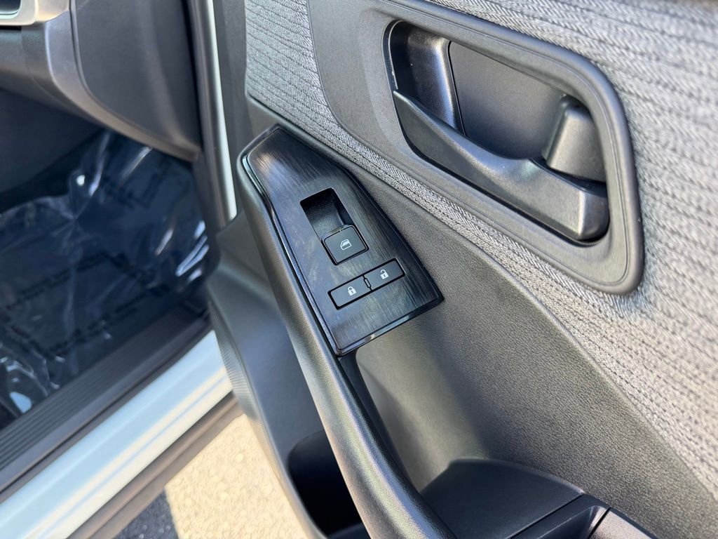 Used 2023 Nissan Rogue S image 22