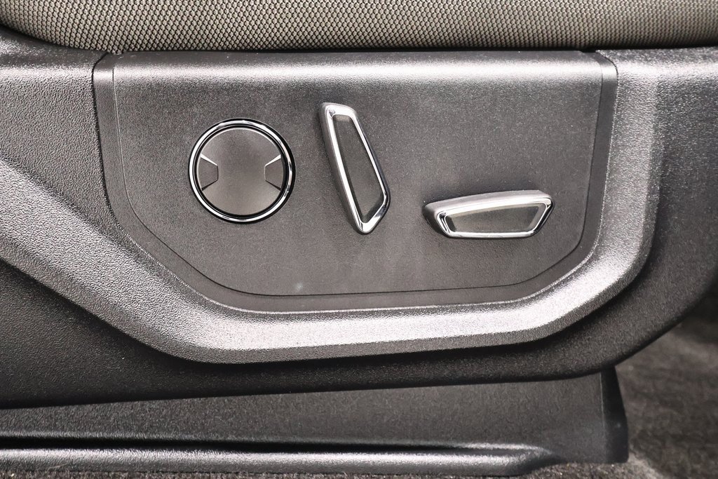 Certified 2018 Ford F150 XLT w/ Equipment Group 302A Luxury image 20