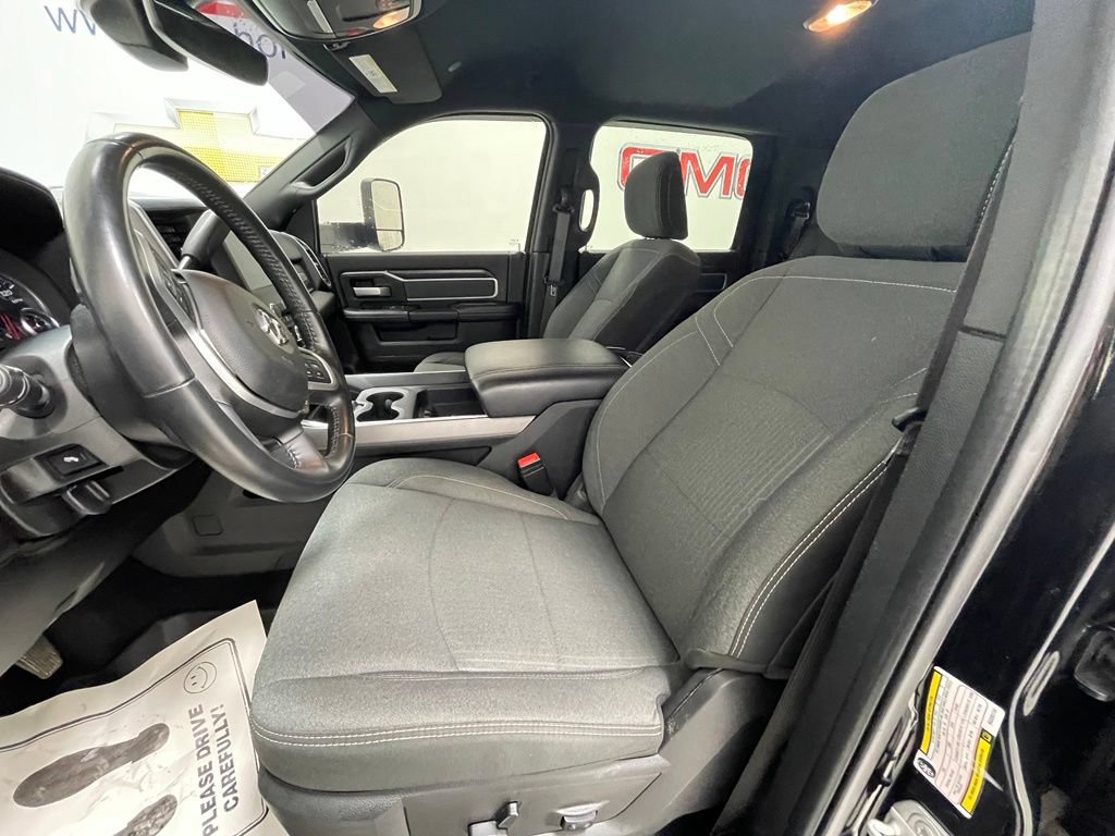 Used 2022 RAM 3500 Big Horn w/ Night Edition AWD/4WD image 14