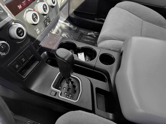 Used 2019 Toyota Sequoia SR5 AWD/4WD image 17