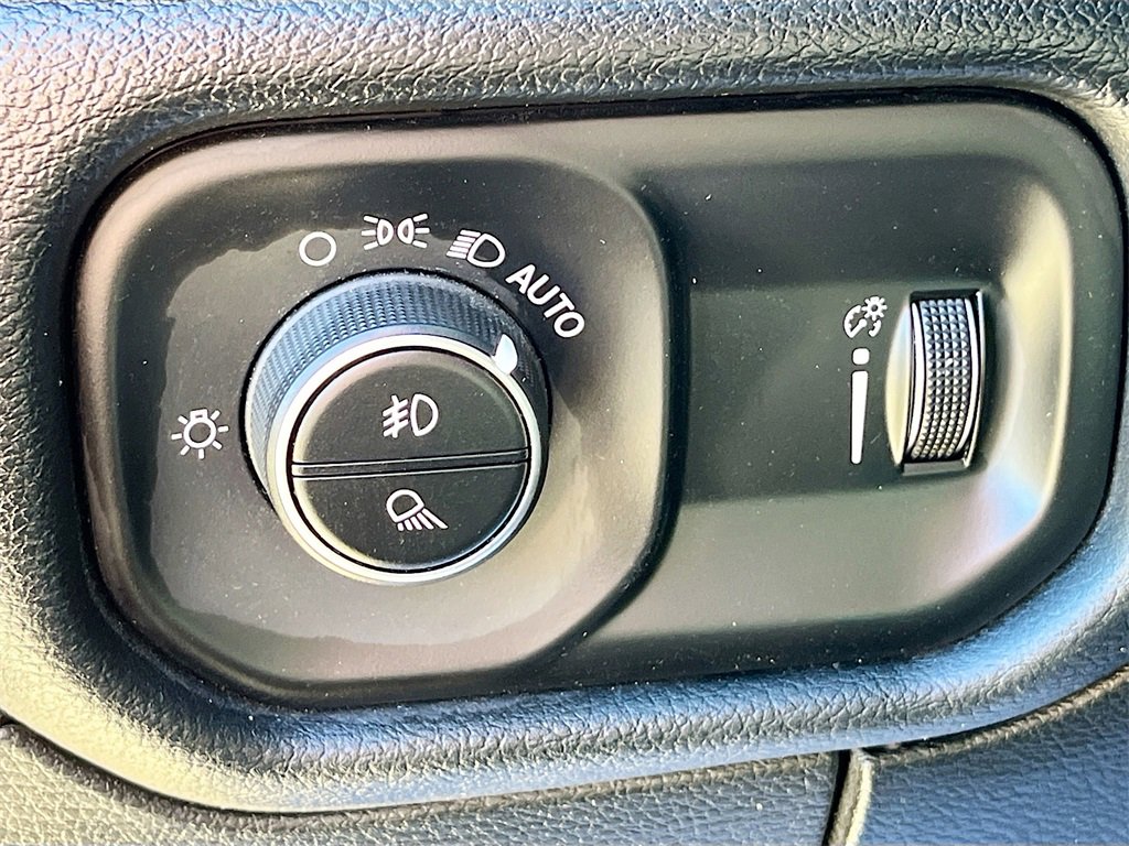 Used 2021 RAM 1500 Big Horn image 10