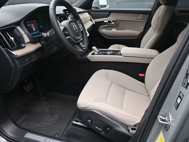 Used 2026 Volvo XC90 B6 Plus w/ Protection Package Premier image 17