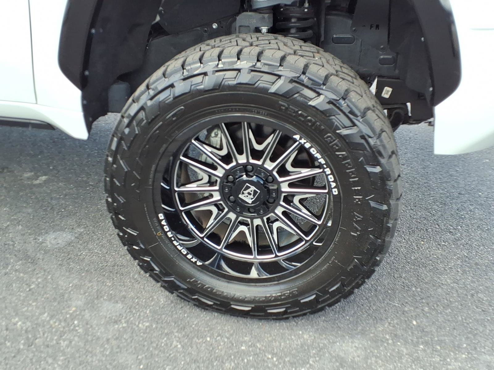 Used 2026 Toyota Tundra Platinum AWD/4WD image 9