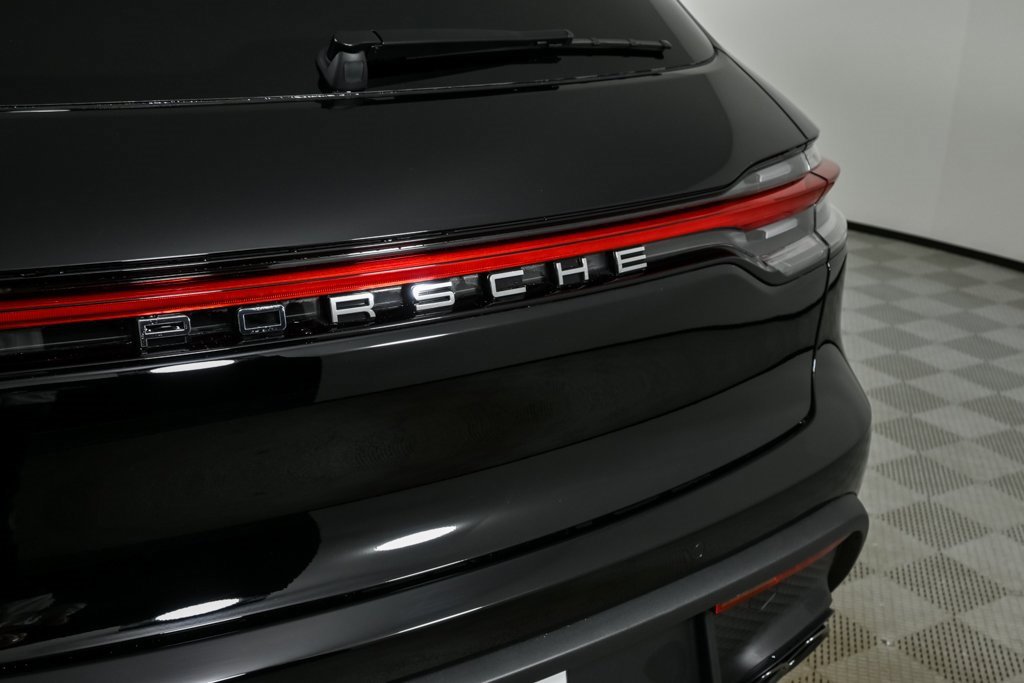 New 2026 Porsche Macan image 37