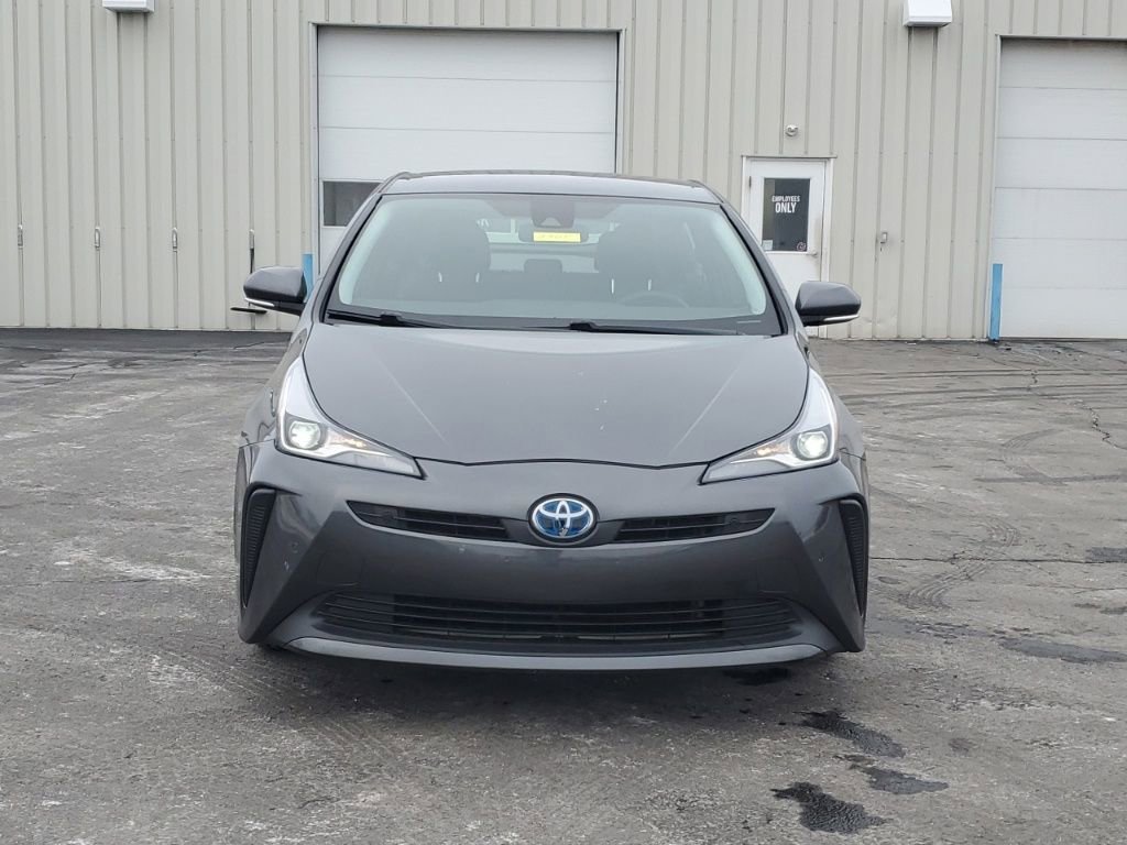 Used 2021 Toyota Prius LE image 2