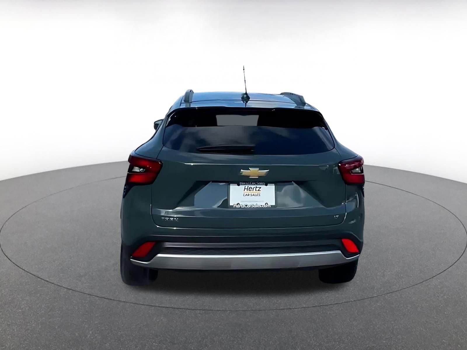 Used 2025 Chevrolet Trax LT w/ LT Convenience Package image 12