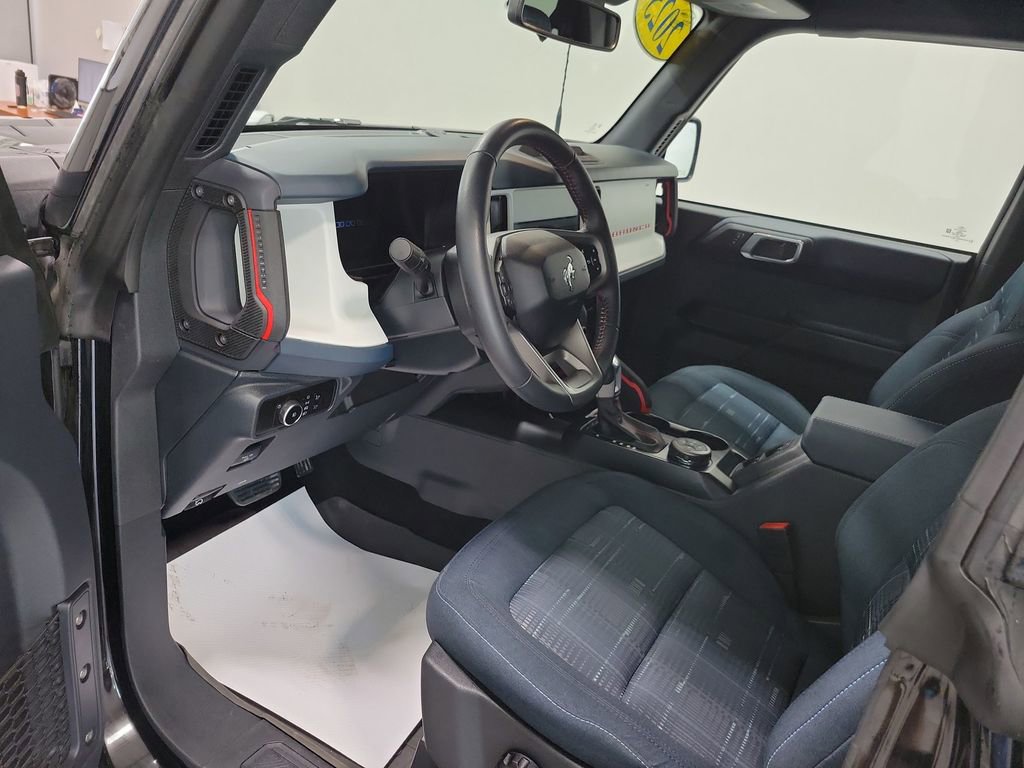 Used 2025 Ford Bronco Heritage Edition AWD/4WD image 32