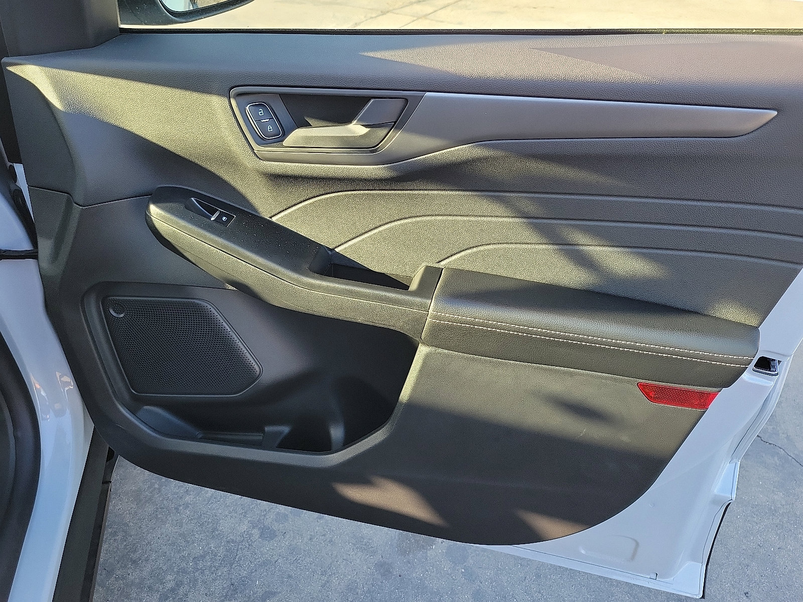 Used 2025 Ford Escape Active FWD image 16