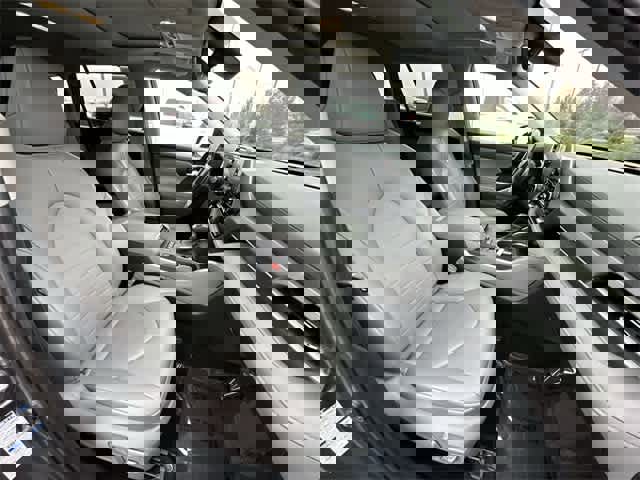 Used 2022 Toyota Highlander XLE image 23