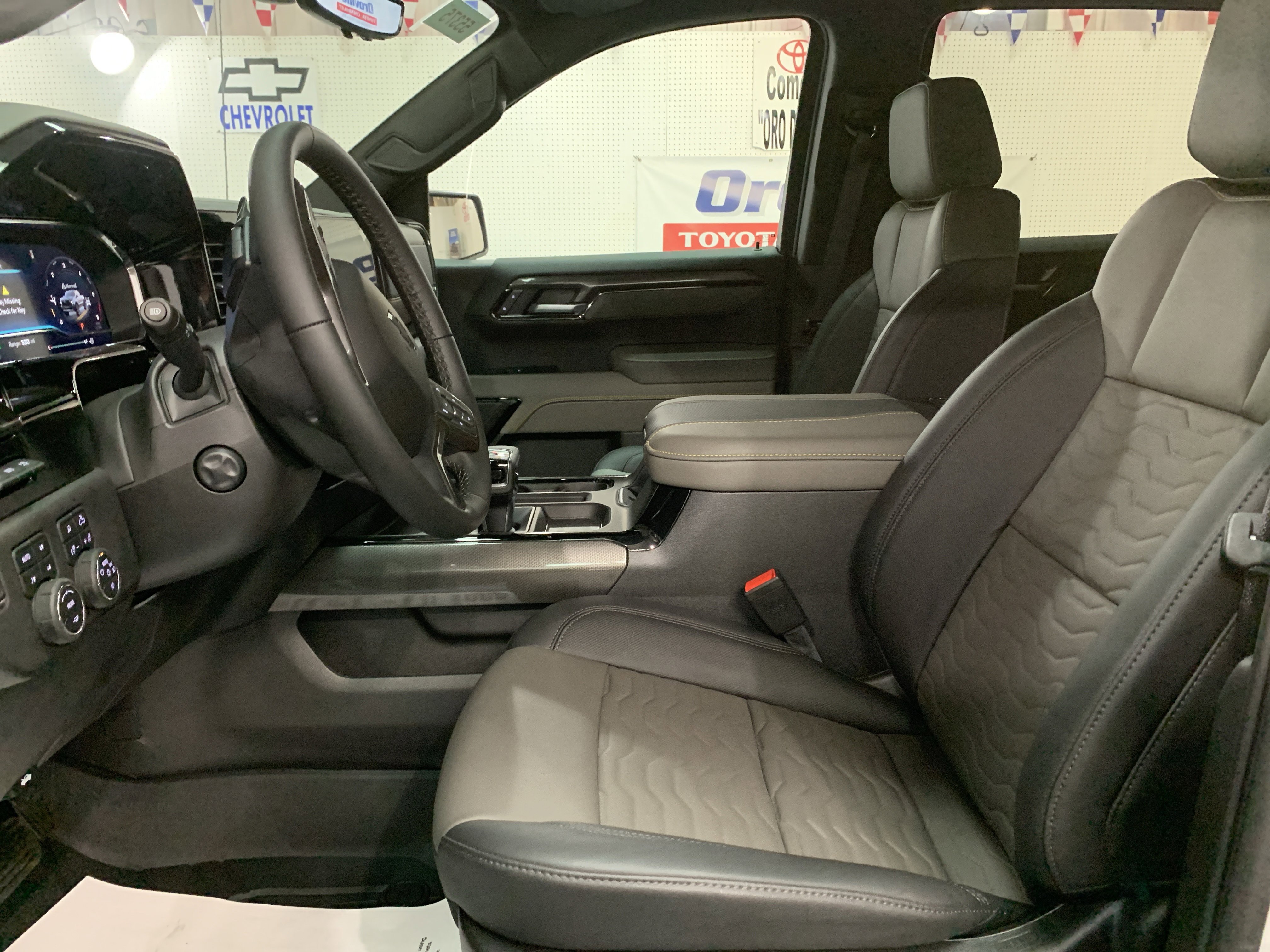 New 2025 Chevrolet Silverado 1500 ZR2 w/ Technology Package image 10