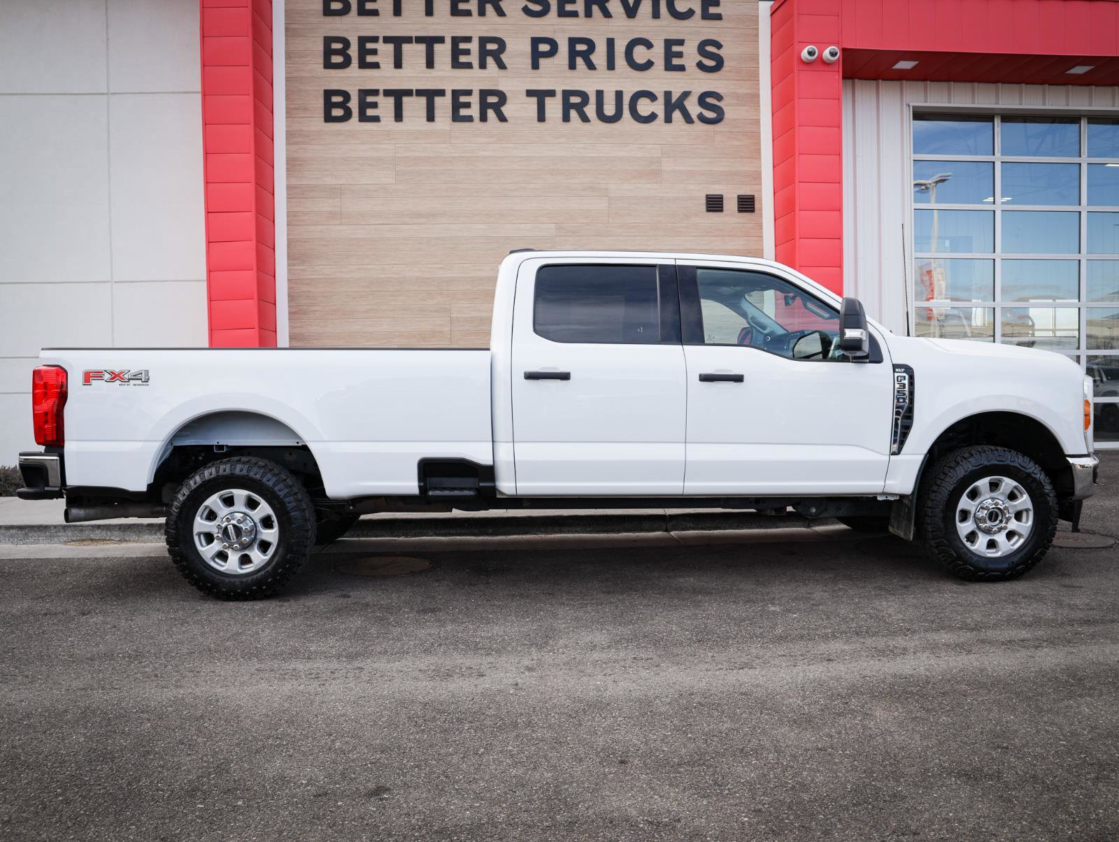 Used 2023 Ford F350 XLT w/ FX4 Off-Road Package image 2