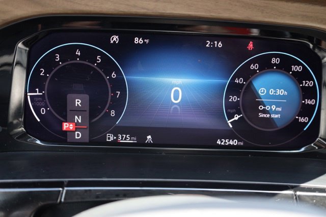 Used 2024 Volkswagen Atlas SE AWD/4WD image 23