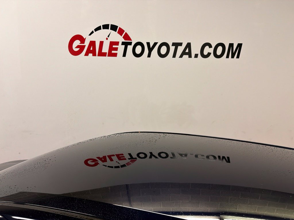 Used 2023 Toyota Corolla SE FWD image 5