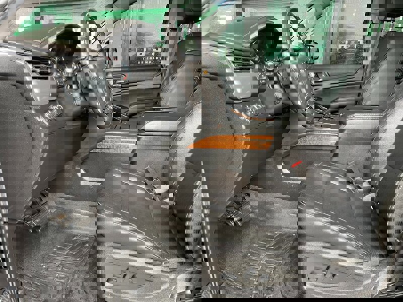 Used 2020 Chevrolet Suburban Premier image 17