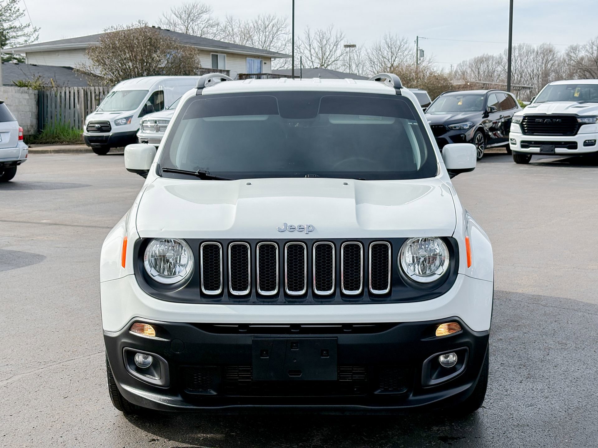 Used 2018 Jeep Renegade Latitude image 3