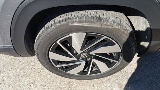 Used 2024 Volkswagen Atlas SE AWD/4WD image 17