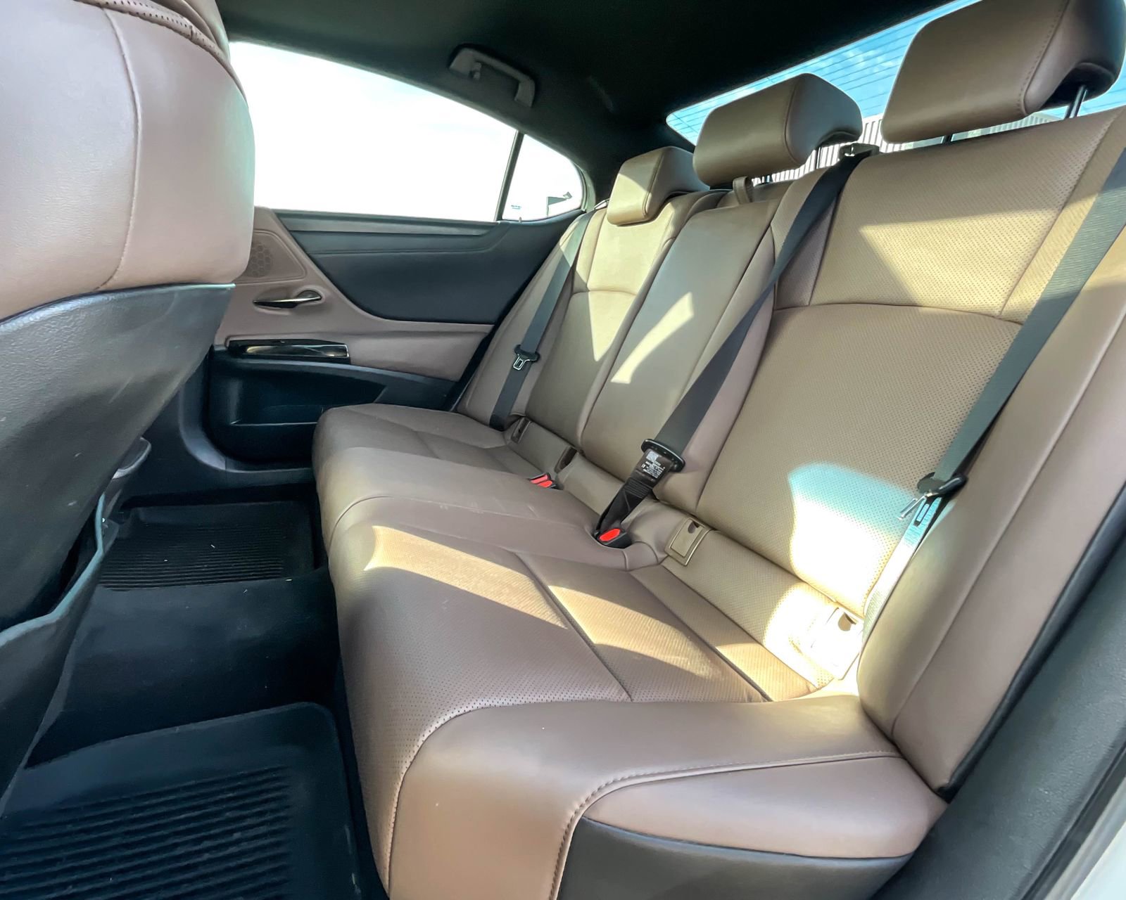 Used 2023 Lexus ES 350 w/ Premium Package image 18