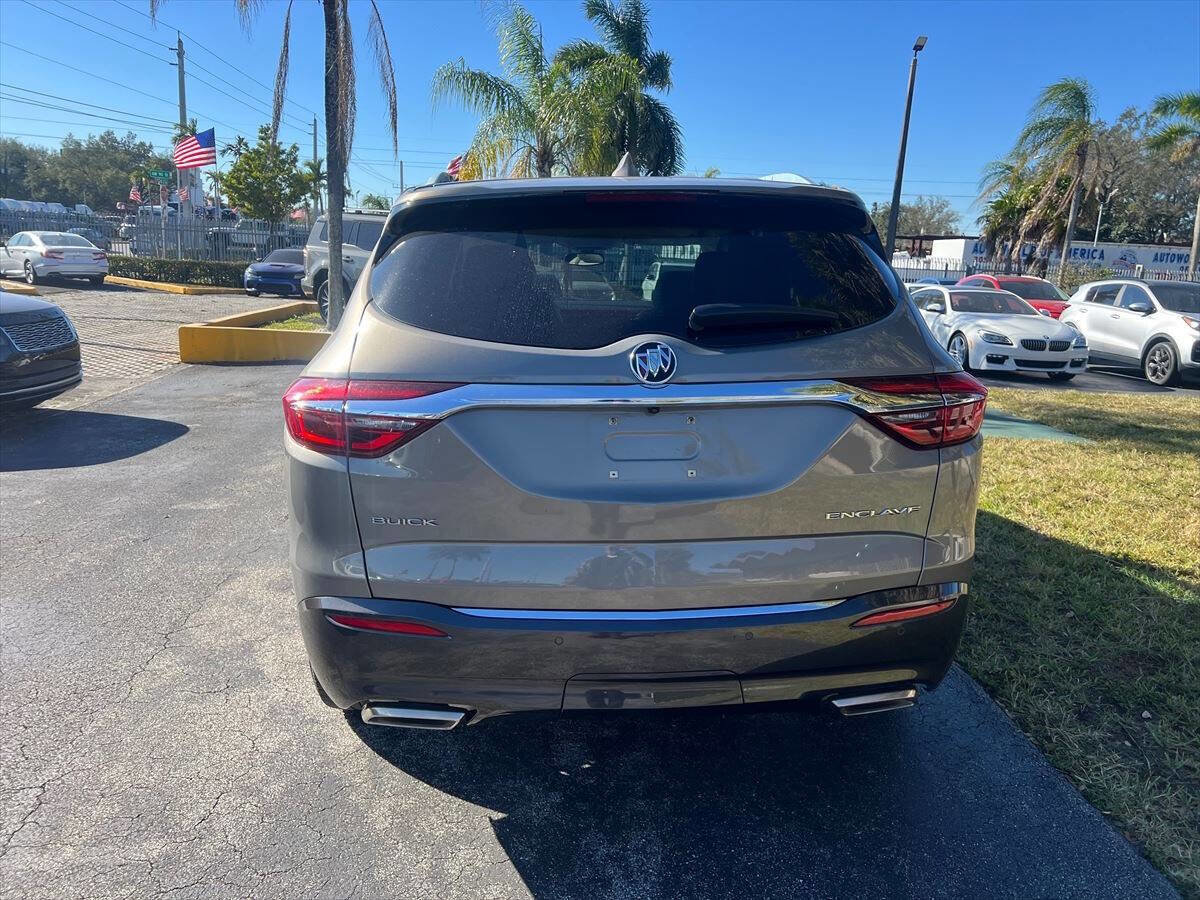 Used 2018 Buick Enclave Essence image 6