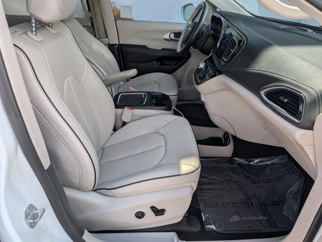 Used 2018 Chrysler Pacifica Limited w/ Advanced Safetytec Group FWD image 22