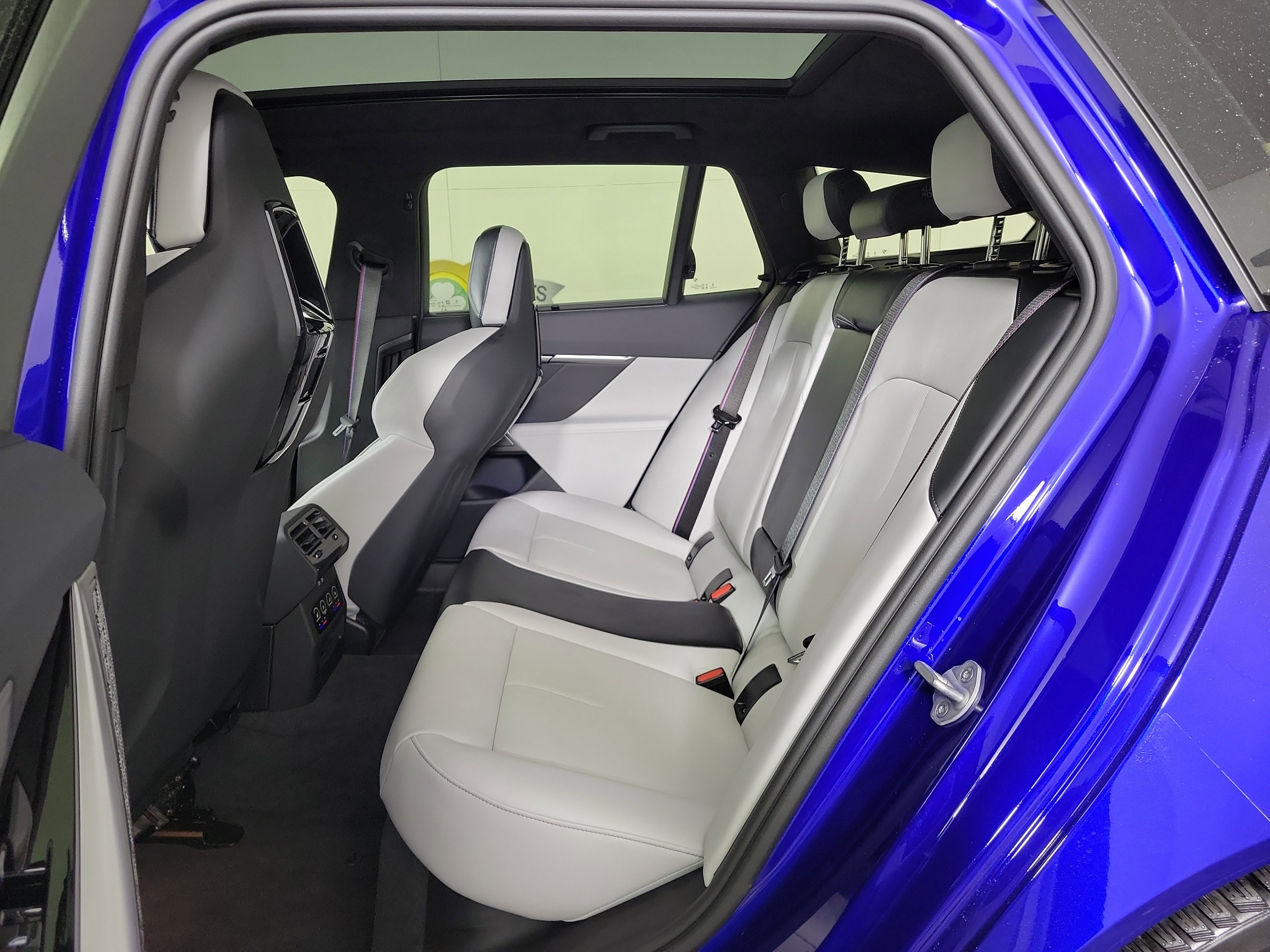 Used 2026 BMW M5 Touring image 10