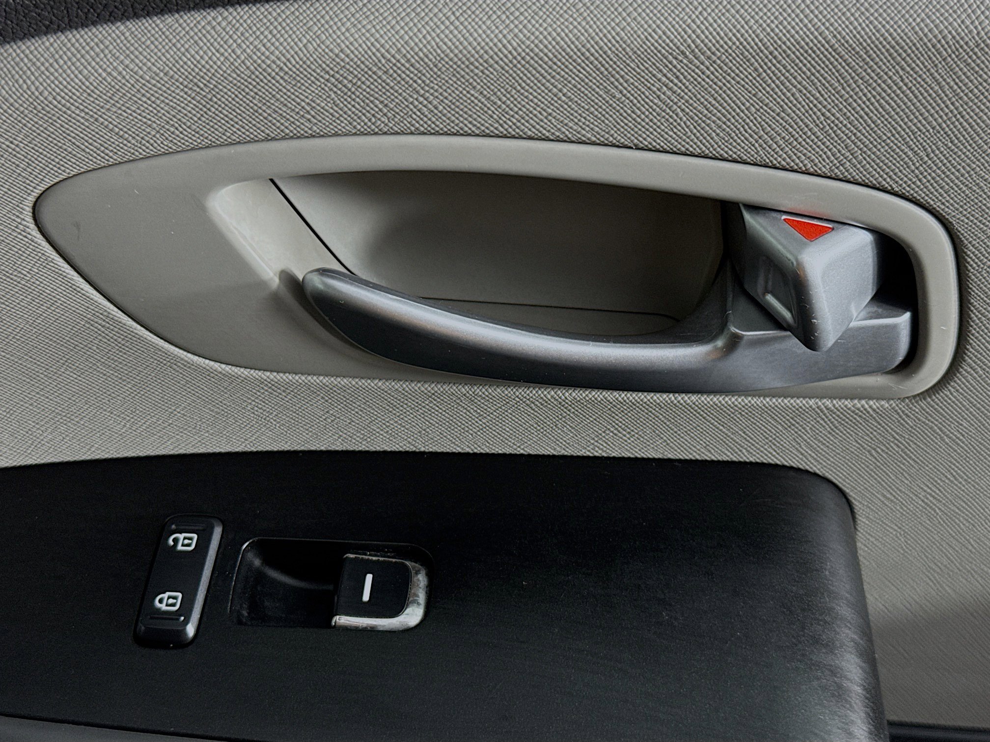 Used 2018 Kia Sedona LX w/ LX Essentials Premium Package FWD image 30