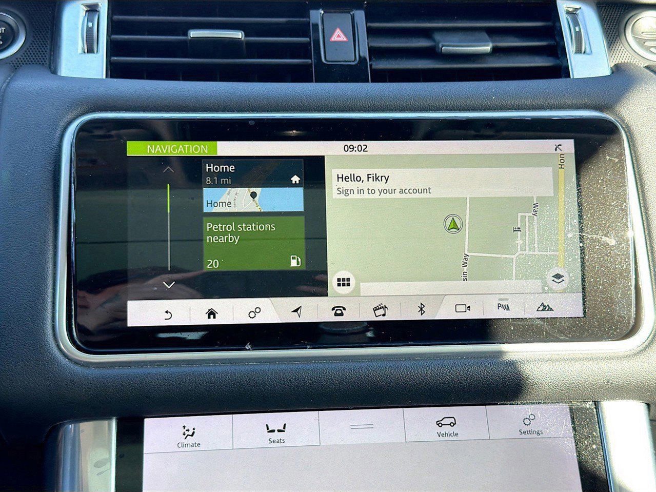 Used 2020 Land Rover Range Rover Sport HSE image 32