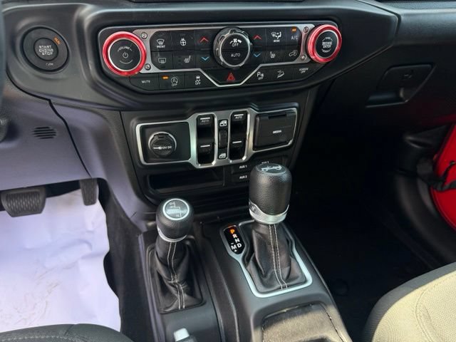 Used 2019 Jeep Wrangler Unlimited Sahara AWD/4WD image 23