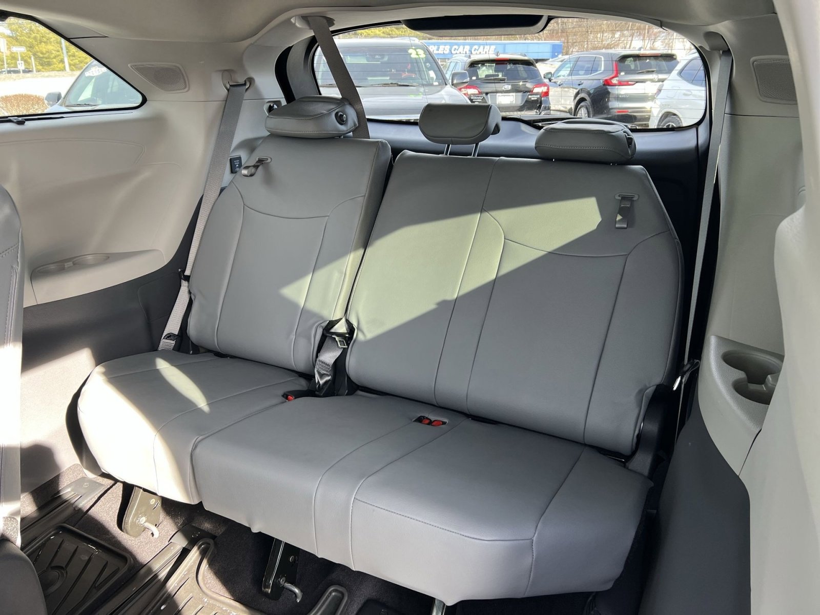 Used 2024 Toyota Sienna Limited image 26