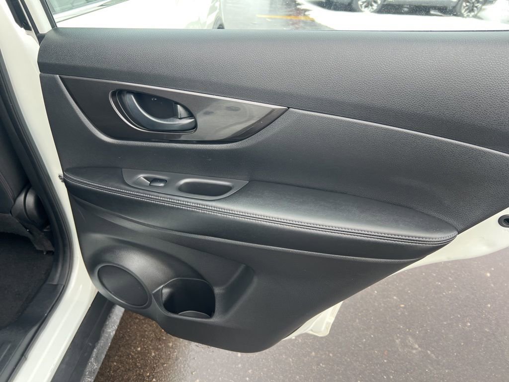 Certified 2020 Nissan Rogue S image 16