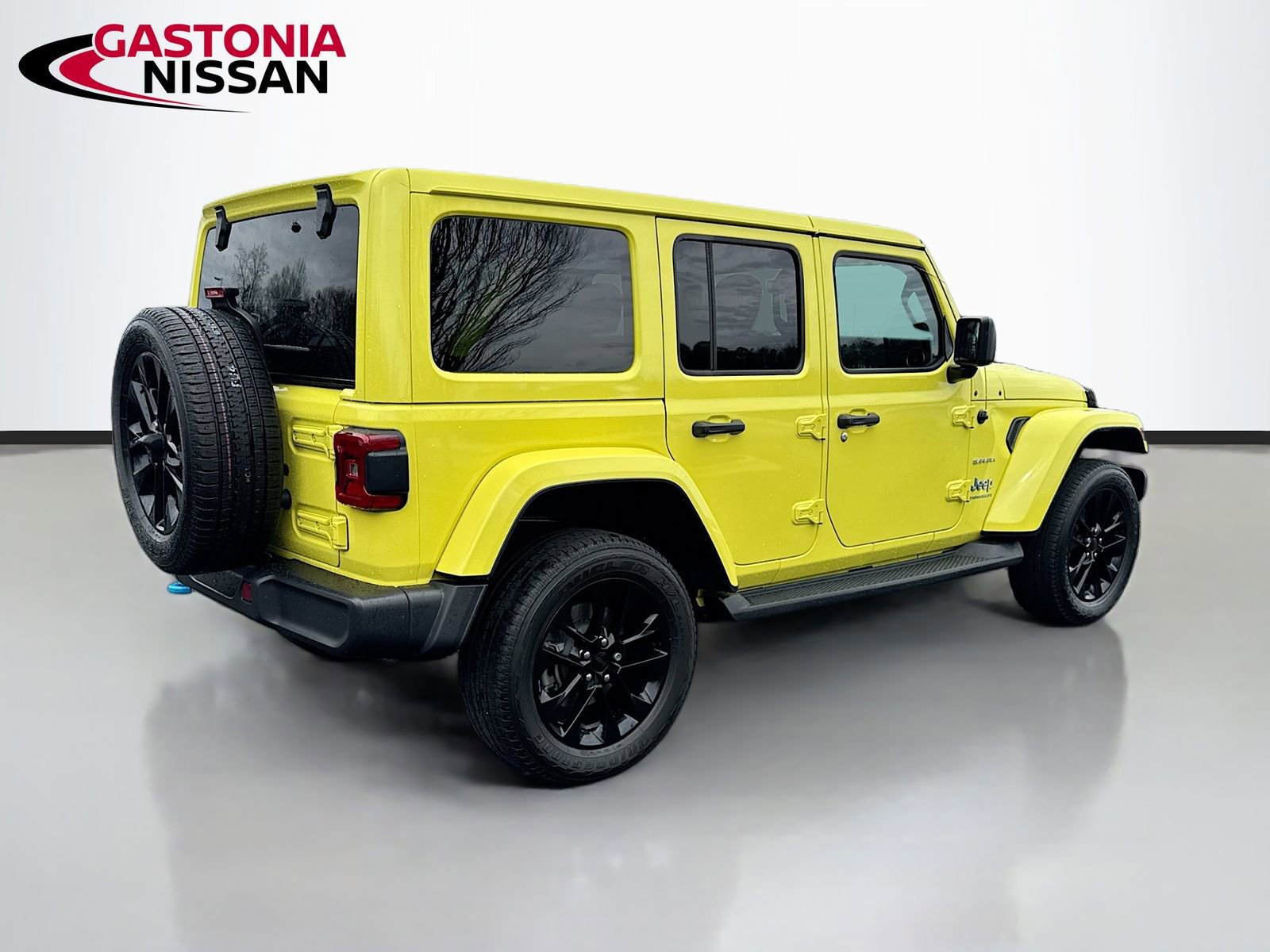 Used 2023 Jeep Wrangler Sahara 4xe w/ Cold Weather Group image 9