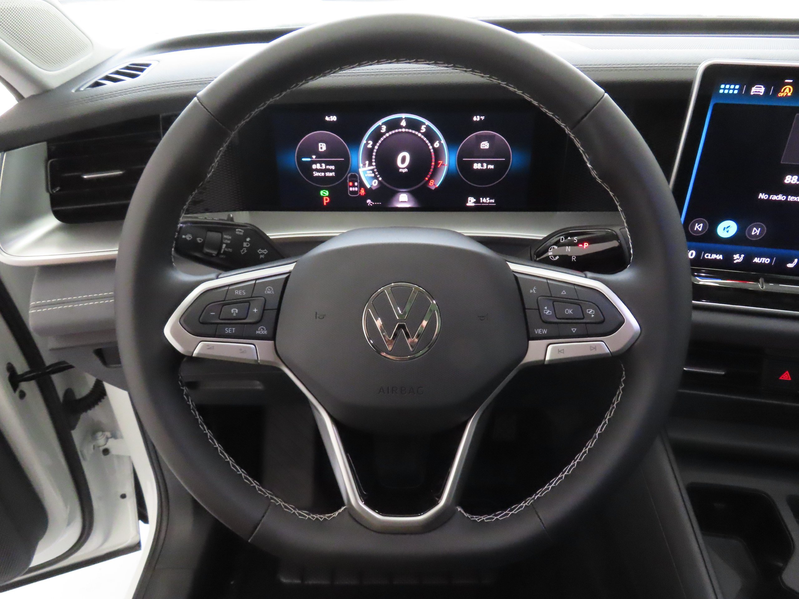 New 2026 Volkswagen Tiguan SE FWD image 14