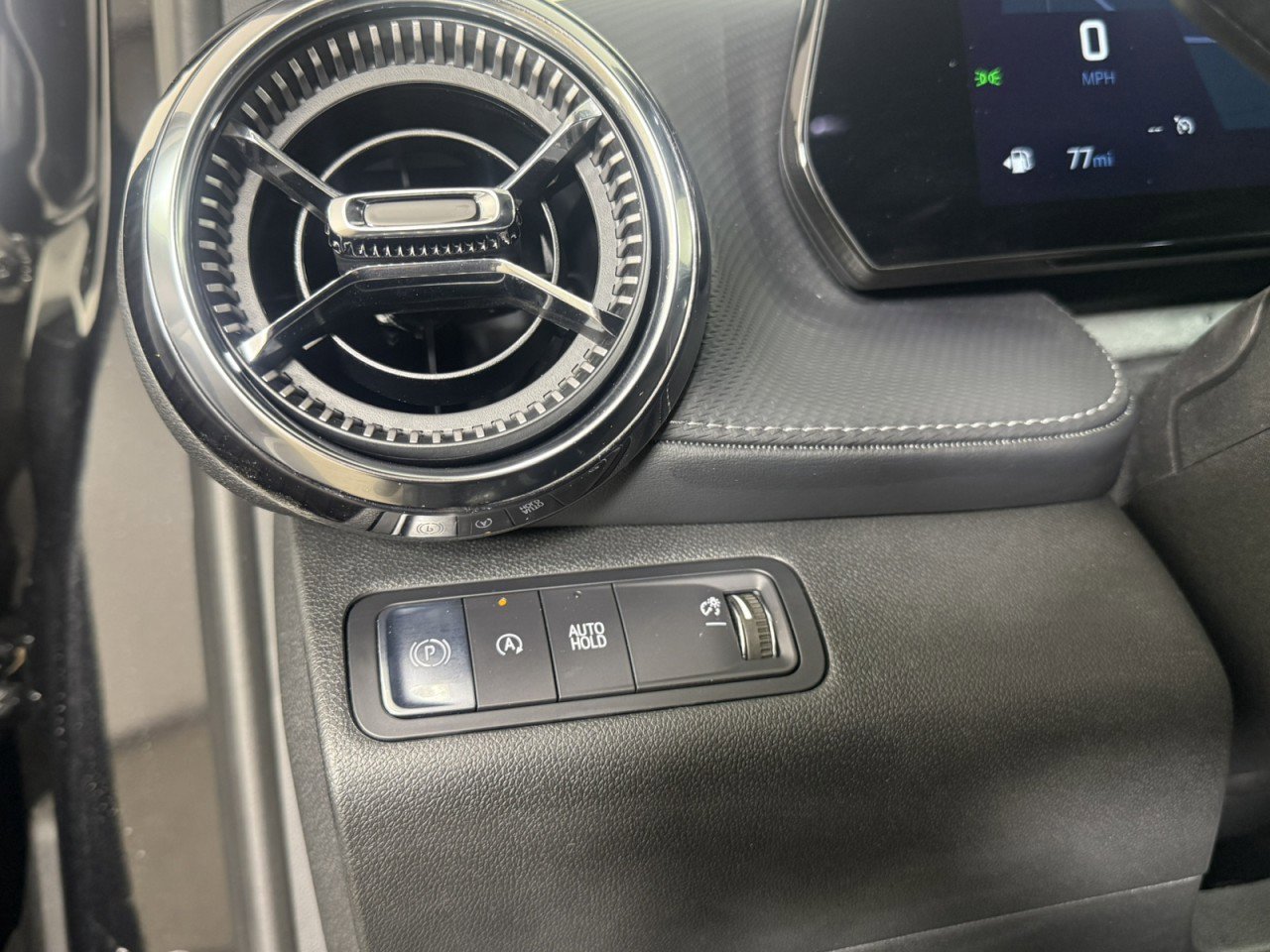 Used 2026 Chevrolet Equinox LT w/ Convenience Package II image 24