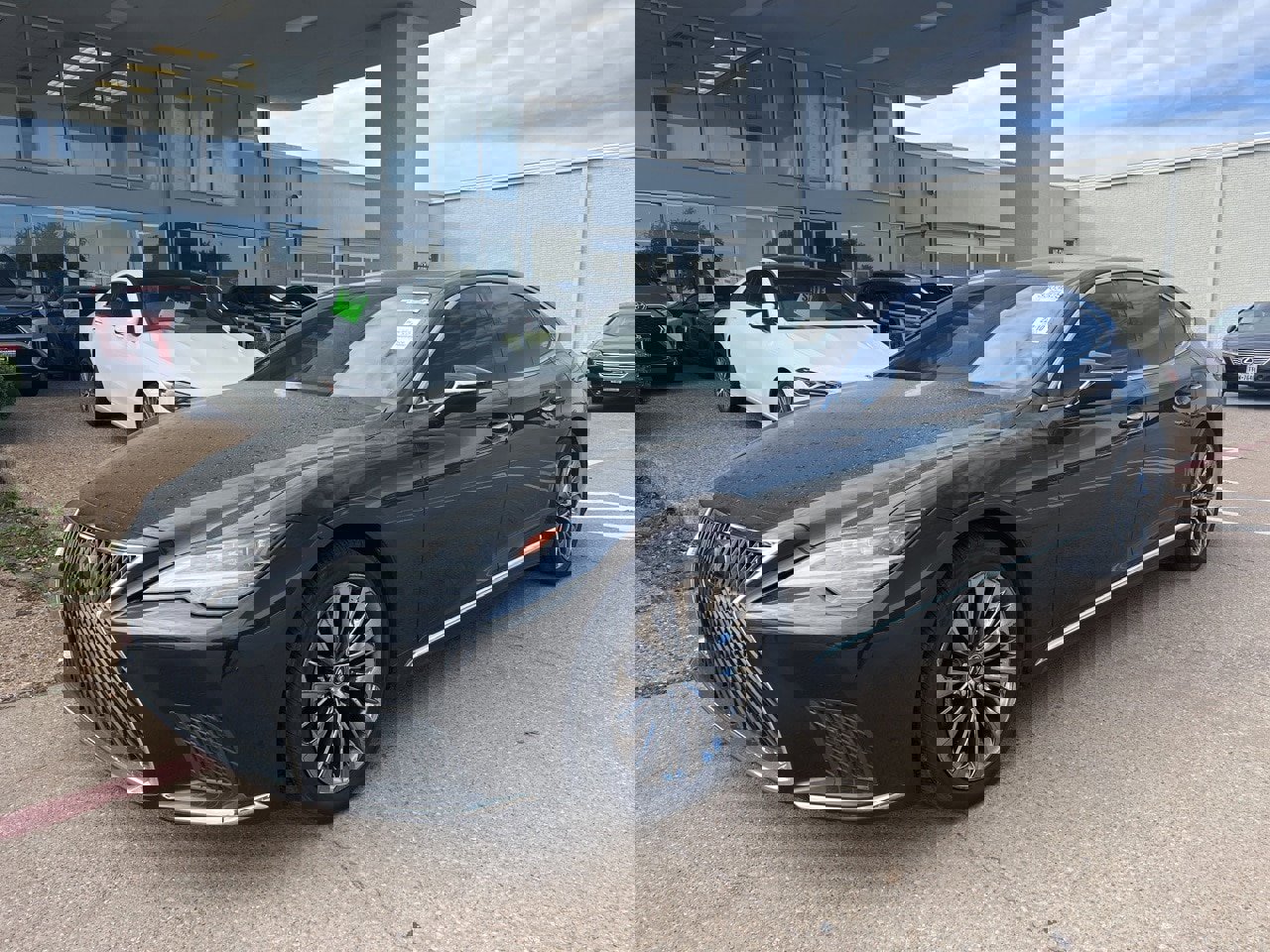 Used 2021 Lexus LS 500 w/ Accessory Package (Z2) image 1