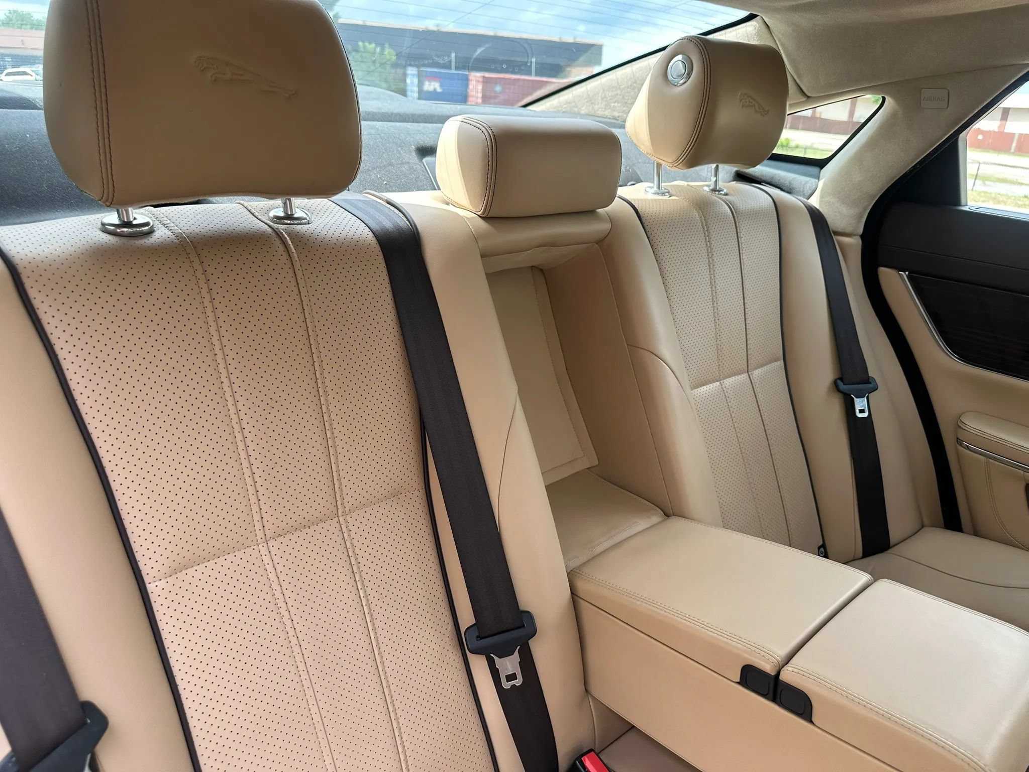 Used 2013 Jaguar XJ L Portfolio RWD image 27