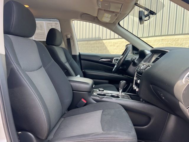 Used 2018 Nissan Pathfinder SV w/ SV Tech Package image 11