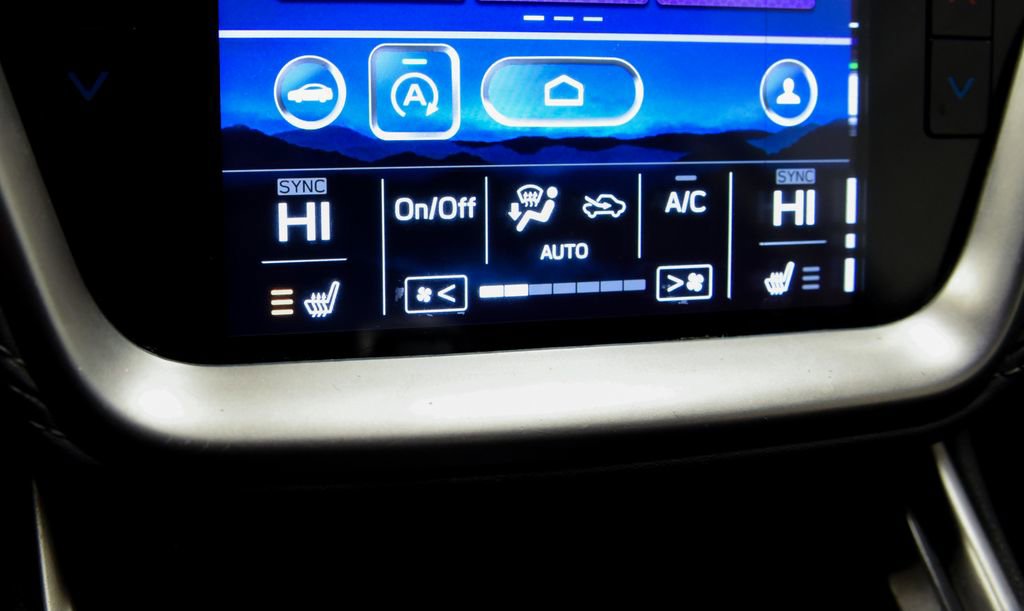 Used 2021 Subaru Outback Premium image 16