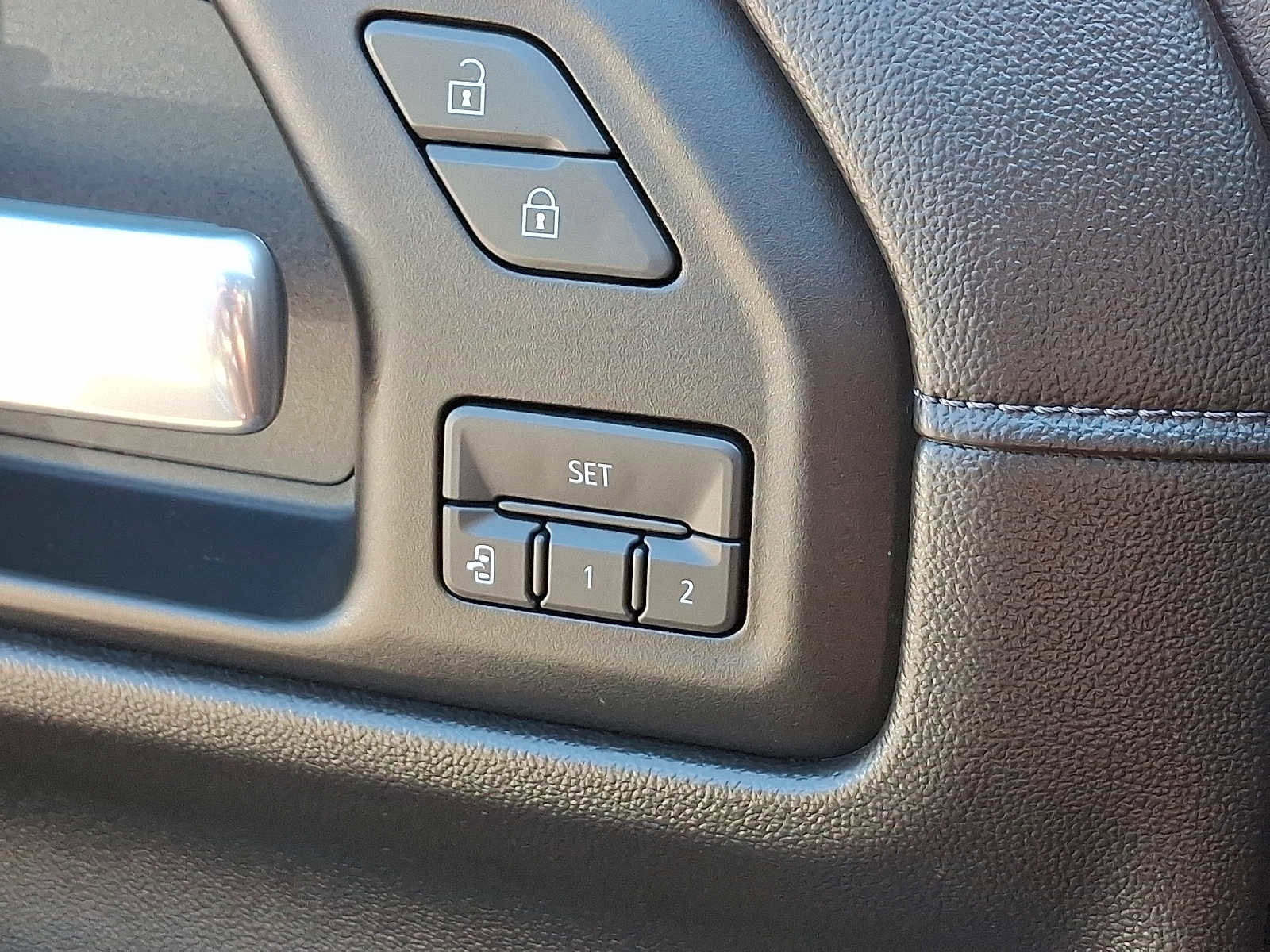 Used 2019 Chevrolet Silverado 1500 High Country image 24