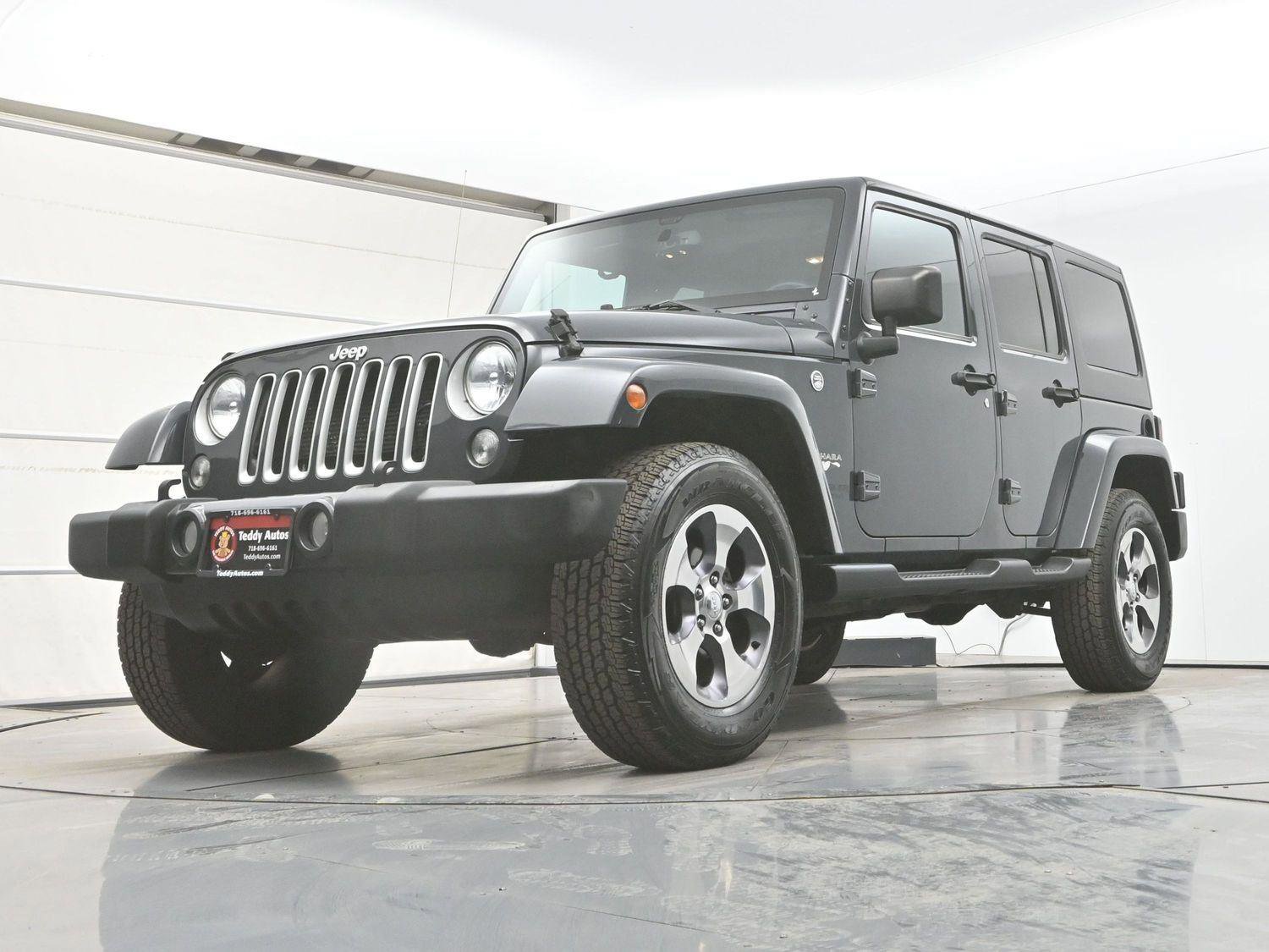 Used 2016 Jeep Wrangler Unlimited Sahara w/ Connectivity Group image 29