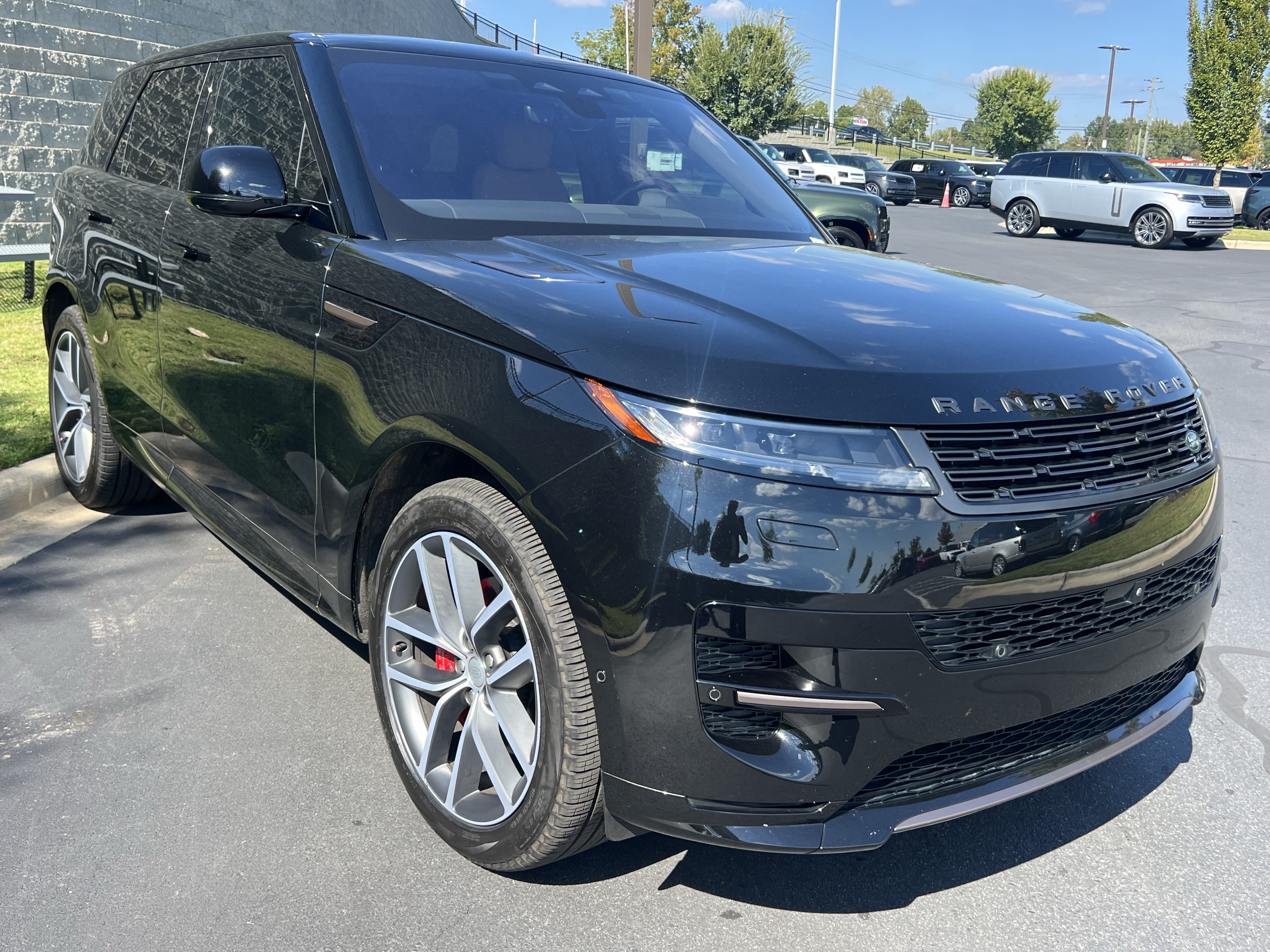 Used 2023 Land Rover Range Rover Sport SE Dynamic AWD/4WD image 10