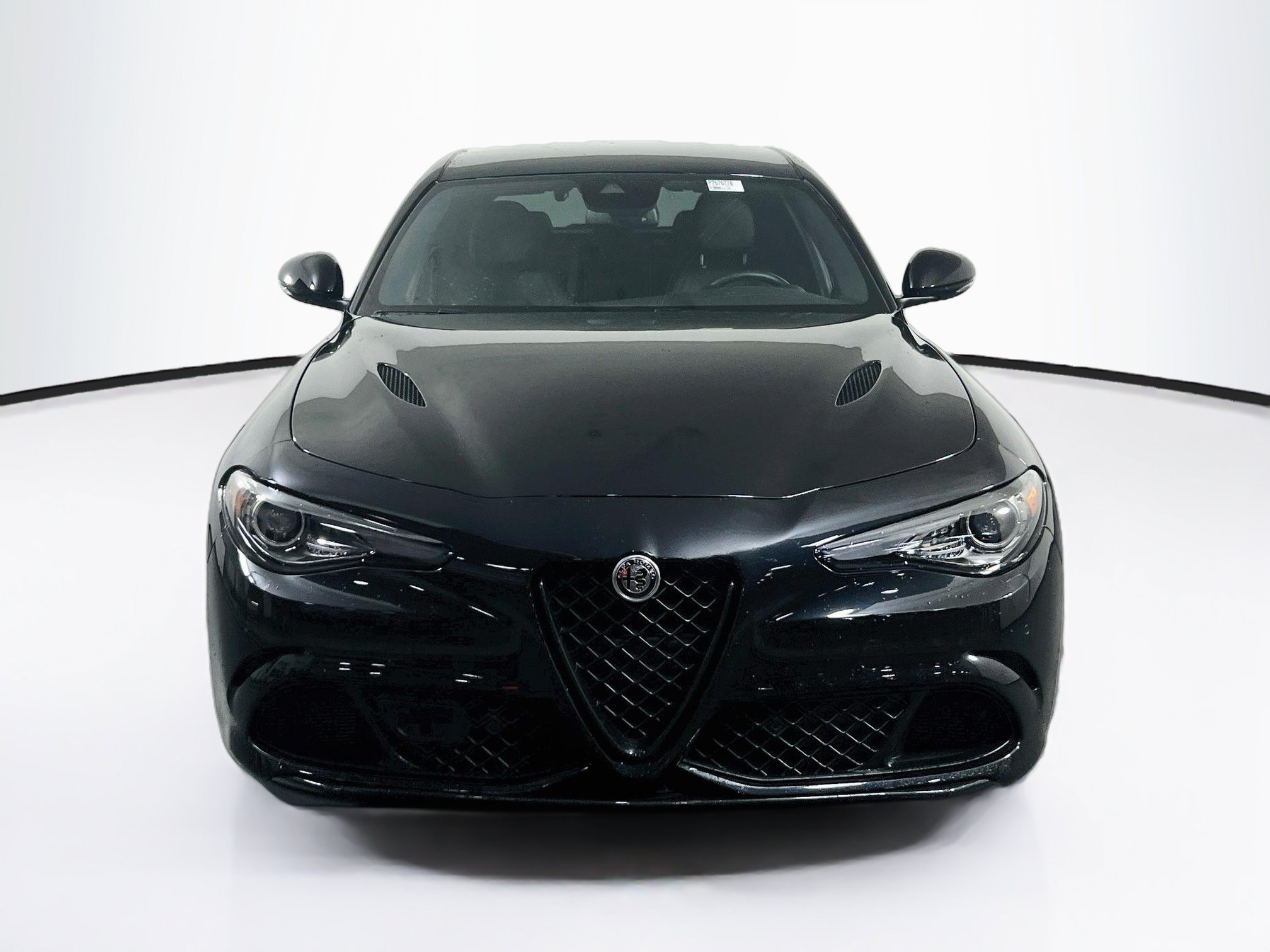 Used 2023 Alfa Romeo Giulia Quadrifoglio RWD image 2