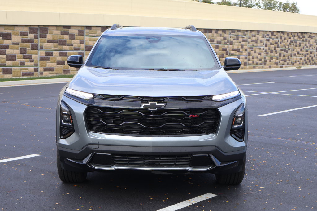 New 2027 Chevrolet Equinox RS AWD/4WD image 2